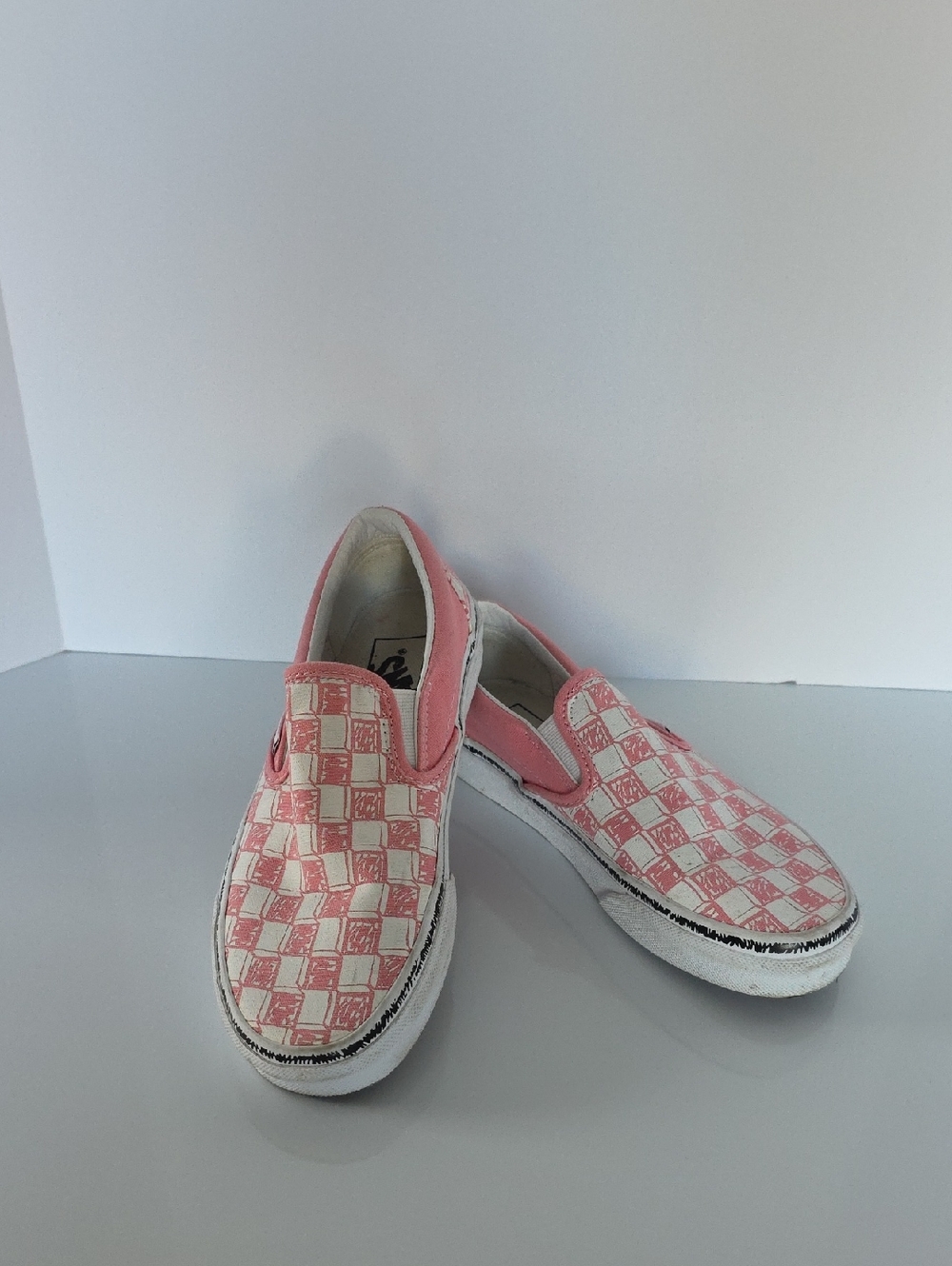 VANS OFF THE WALL Size (5) Pink Checkerboard Classic Slip-On Shoe